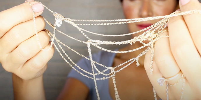 How to Untangle a Necklace? 3 Easy Steps