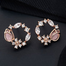 Load image into Gallery viewer, Crystal Wreath Earring
