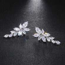 Load image into Gallery viewer, Ice Queen Earring
